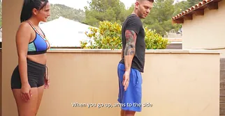 Süße Latina Teen Claudia Bavel